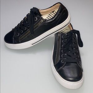 Taos z soul lux leather shoes W8.5